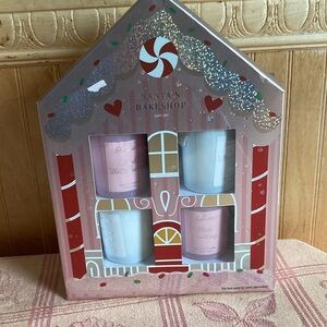 NIB Santa’s Worksop Candle Gift Set - Pink and White